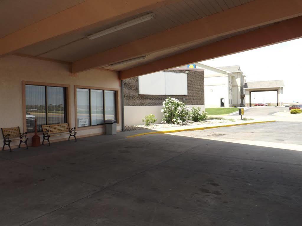 Super 8 By Wyndham Sterling Co Hotel Exterior foto